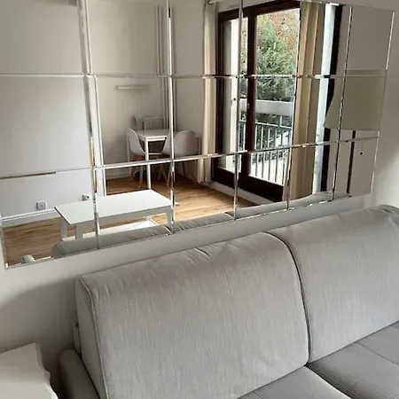 Meuble Et Tres Lumineux Apartment Paris