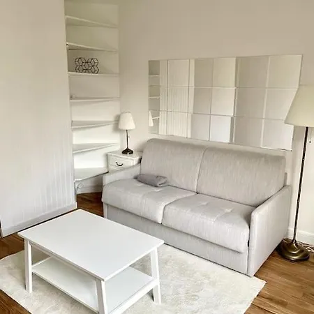 Meuble Et Tres Lumineux Apartment *