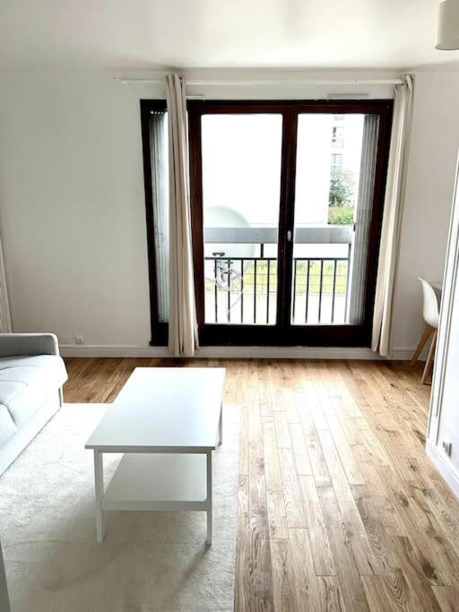 Meuble Et Tres Lumineux *